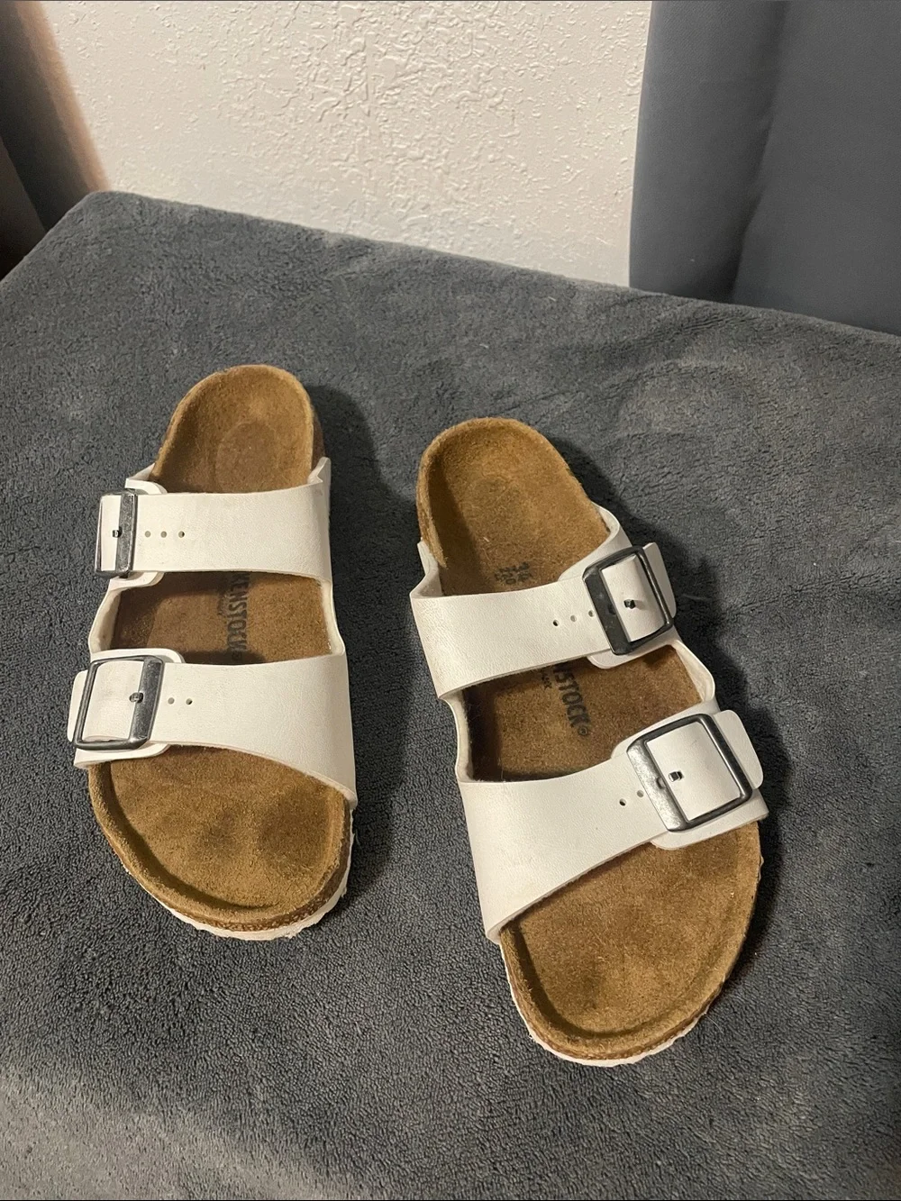Birkenstock Arizona  White Two-Strap Women’s size 4/34 Sandals Silver Buckle